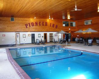 Andersons Horseshoe Bay Lodge - Walker - Pool