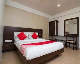 Hotel Vijay Sagar - Ulhasnagar - Bedroom