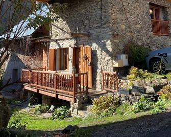 10 minutes from the ski slopes, authenticity, charm and great comfort - Vallouise-Pelvoux - Building