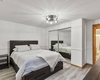 Scenic Lake Views & Adventure Near the Dells - Oxford - Habitación