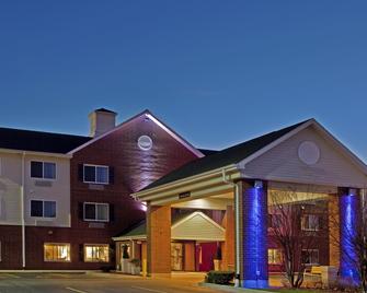 Holiday Inn Express Chicago NW-Vernon Hills - Vernon Hills - Building