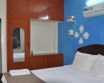 Nayath Serviced Apartments, Homely Stay - Tirupati - Bedroom