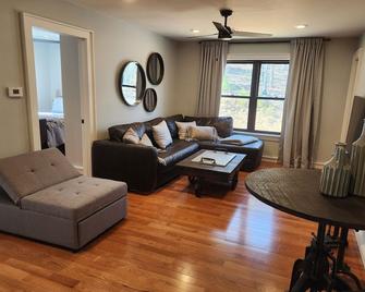 Private, 1-bedroom apartment with WiFi, AC in Searcy - Searcy - Вітальня