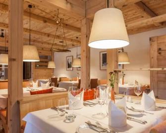 Exclusive Apartment Near Promenade Gstaad Center - Γκστάαντ - Εστιατόριο