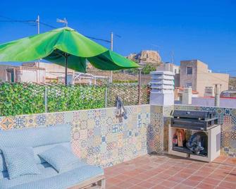 Suncastle Apartamentos Alicante -With Share Rooftop Terrace And Barbecue - Alicante - Balcón