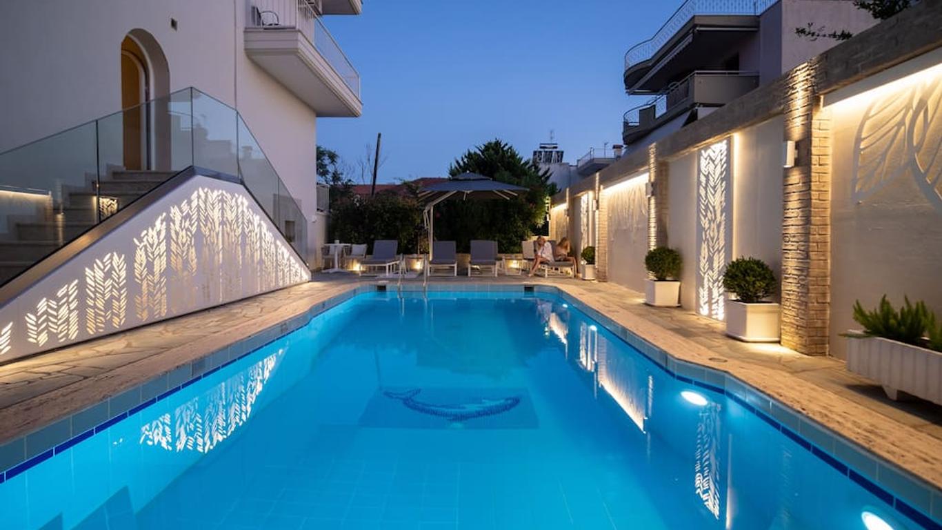 ألكيونيز هوتل