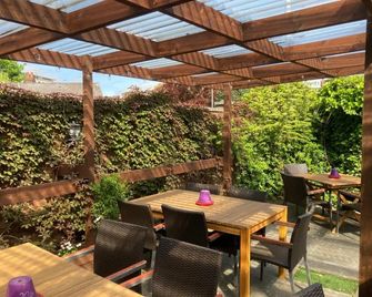 The Farmers Union - Exeter - Patio