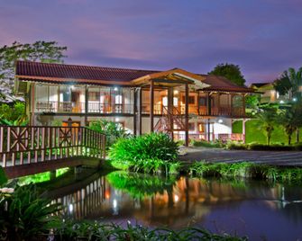 Montaña de fuego Mountain Resort & Spa - La Fortuna - Bygning