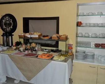 Pousada Folhas de Outono - Canela - Buffet