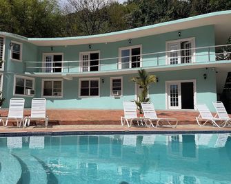 Toraille Waterfall Poolside Apartment - Soufrière - Piscine