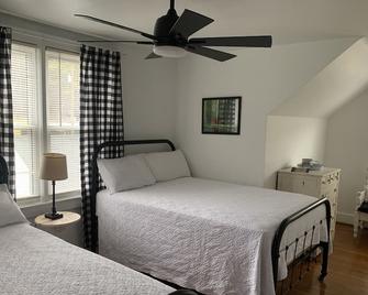 Cozy Country Home - Covington - Bedroom