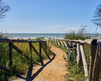 Quiet Residence with Pool - Airco - Private Parking - Beach Place - San Michele al Tagliamento - Pláž
