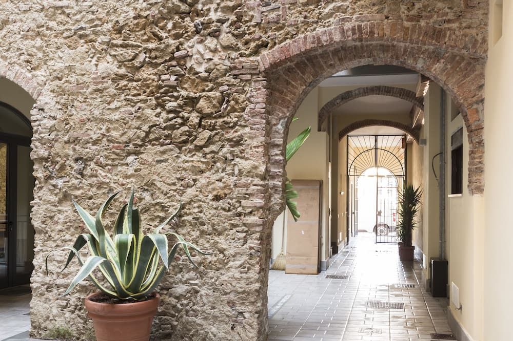 Agave in Citt from $107. Livorno Hotel Deals & Reviews - KAYAK