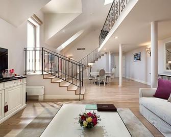 Villa Zdorovya By Rodina - Sochi - Sala de estar