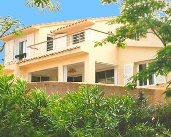 Appartement 2 pièces Pied dans l'eau - Porto-Vecchio - Building