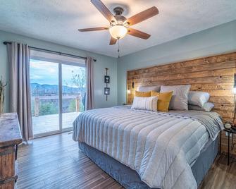 Newly Renovated Lake & Mountain View Home, Near I-75, Norris Lake & Atv Trails - Caryville - Спальня