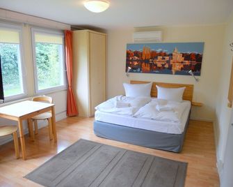 كوارتير هوستل بوتسدام - بوتسدام - غرفة نوم