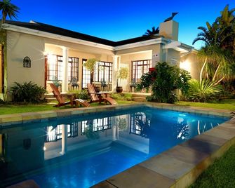 Beachwalk Bed and Breakfast - #Solar Energy #No Loadshedding - Port Elizabeth - Pool