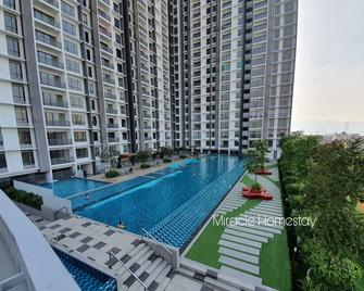 ️ Penang Sentral | Butterworth #8pax Getaway ️ - Butterworth - Pool