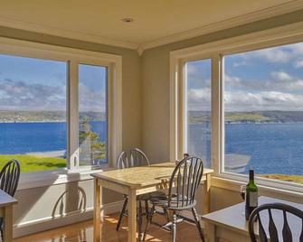 The Bayside Bed And Breakfast - Bay Roberts - Comedor