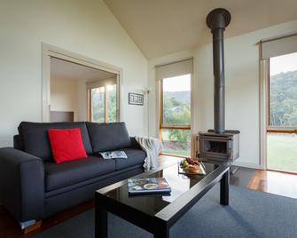 Yering Gorge Cottages - Yering - Living room