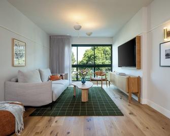 master Mazeh - Tel Aviv - Living room
