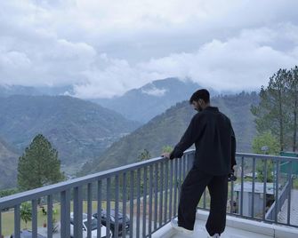 Pacific Inn Vistaar Hotels & Resorts - Pauri - Balcony