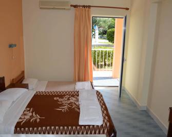 Aggelos Family Hotel - Moraitika - Camera da letto
