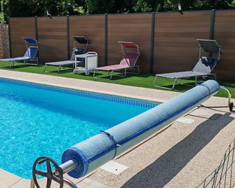 Gite - Chambre D'hôtes L'occitania - Saint-Ambroix - Piscina