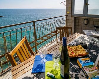 Unda de Ma Apartment with AC and Sea View Balcony - Vernazza - Balkon
