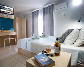 Ilida Apartments - Néa Péramos - Habitación