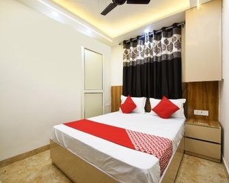 Hotel O Aeliance - Bahādurgarh - Bedroom