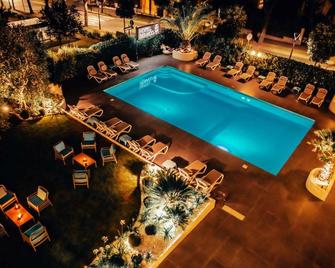 Hotel Benaco - Desenzano del Garda - Pool