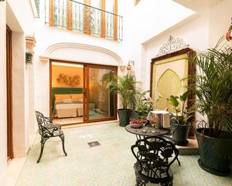 Casa Esmeralda - Luxury Boutique Apartments Old Town - Estepona - Patio