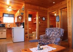 Meadowview Cottages - Rusticoville - Wohnzimmer