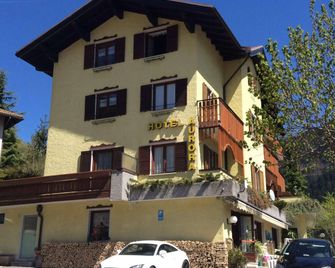 Hotel Aurora - Molveno - Building