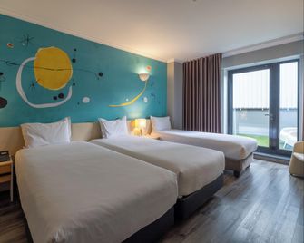 Hotel 3K Barcelona - ליסבון