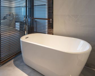 Brown-Dot Hotel Shinho - Busán
