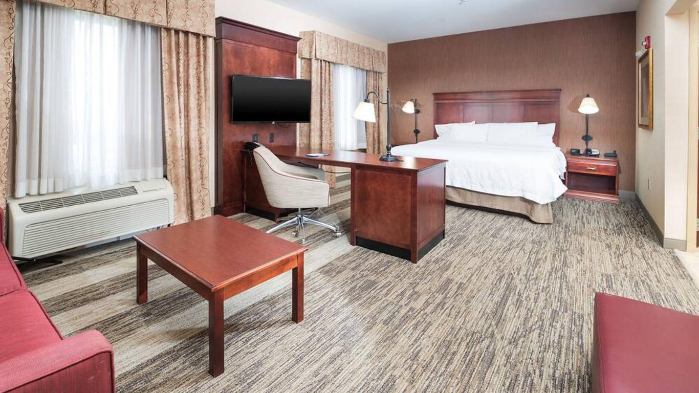 Hampton Inn & Suites Greensburg