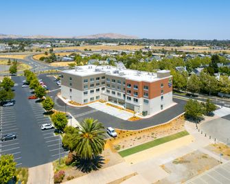 Holiday Inn Express & Suites Suisun City By IHG - Suisun City - Edificio