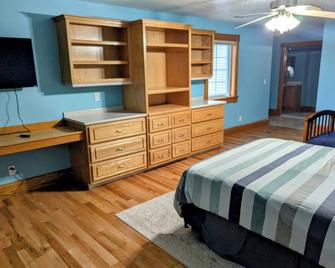 Water Edge Estate - Derby - Bedroom