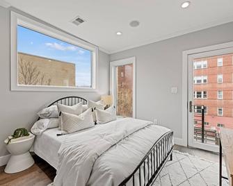 Luxury DC Penthouse w/ Private Rooftop Deck! - Washington, D.C. - Soverom