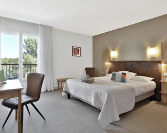 Hotel Restaurant Logis Le Tropicana - Saint-Julien-de-Crempse - Habitación