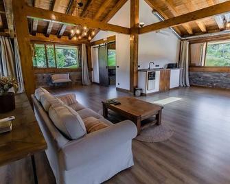 Suite Deluxe en Edificio Histórico Único - Oiartzun - Salon