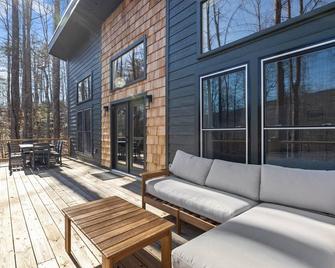 New Mountain Modern Hideaway! - Walk To Disc Golf - Marion - Balkon