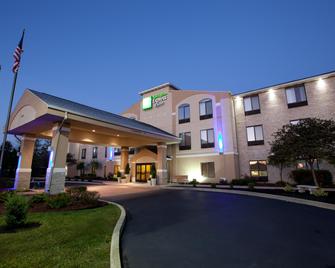 Holiday Inn Express & Suites Plymouth - Plymouth - Gebäude