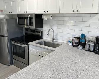 Lakeview Superior One-Bedroom Suite - Marco Island - Cuisine