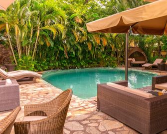 La Villa Boutique Hotel - Accra - Kolam