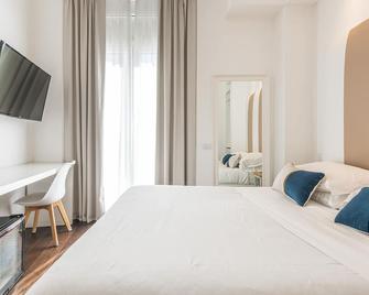 Pley Cagliari Boutique Suites - Cagliari - Bedroom
