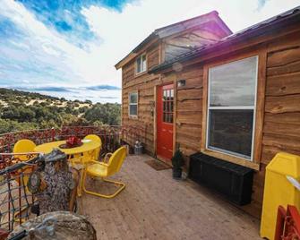 Crows Nest Treehouse At El Mstico Ranch - Nogal - Patio
